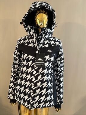 Women’s Houndstooth ski jacket size M NWT